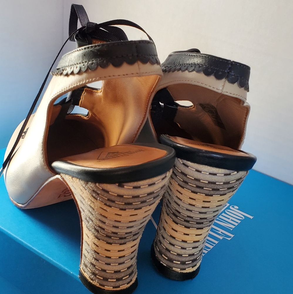 Fluevog Miracles Levitation sz9 cream and black - Picture 4 of 12